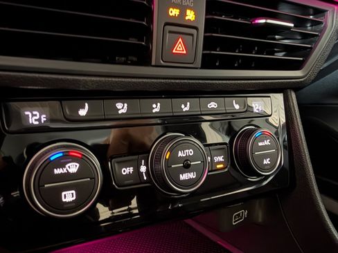 Used 2019 Volkswagen Jetta SEL FWD image 35