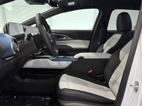 New 2025 Chevrolet Equinox EV LT FWD image 14