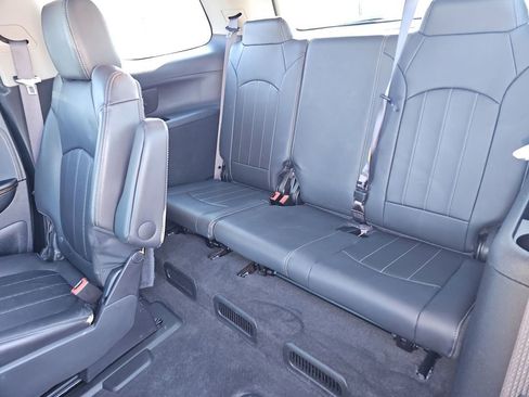 Used 2015 GMC Acadia Denali image 29