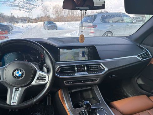 Used 2022 BMW X5 xDrive40i w/ M Sport Package image 12