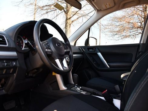 Used 2017 Subaru Forester 2.5i w/ Alloy Wheel Package image 10