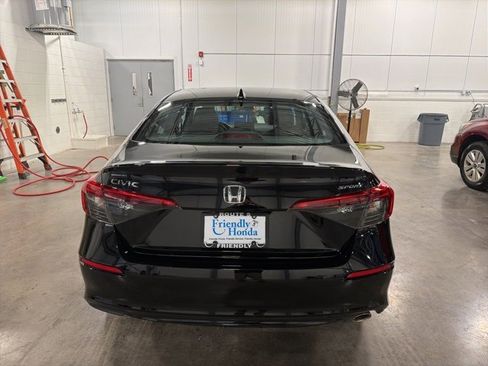 Used 2023 Honda Civic Sport image 4