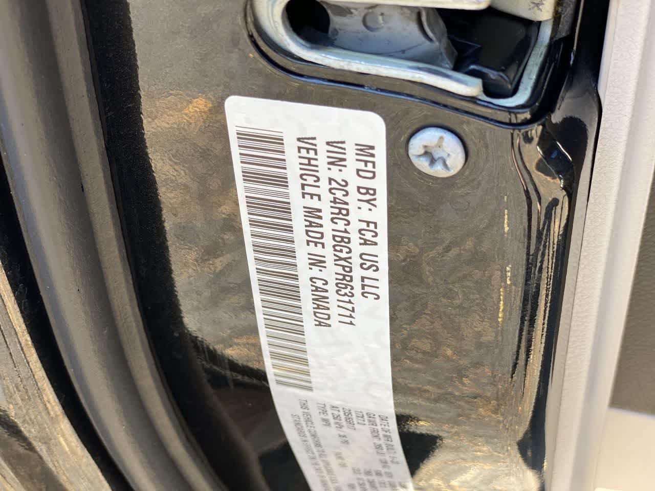 Used 2023 Chrysler Pacifica Touring-L FWD image 28