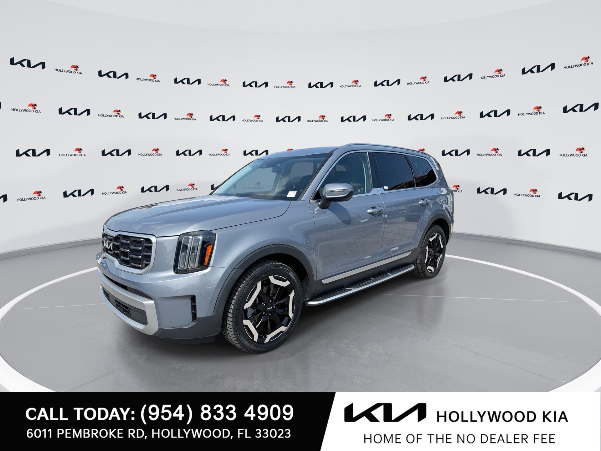 Certified 2023 Kia Telluride S w/ S Sunroof Package AWD/4WD image 4