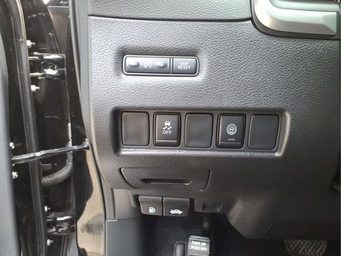 Used 2023 Nissan Murano SV AWD/4WD image 14