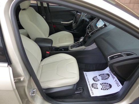 Used 2017 Ford Focus Titanium image 44