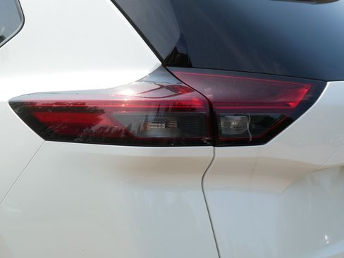Certified 2023 Nissan Rogue SL w/ SL Premium Package AWD/4WD image 17
