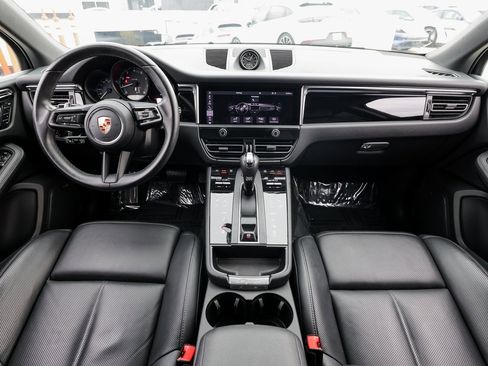 Certified 2024 Porsche Macan image 24