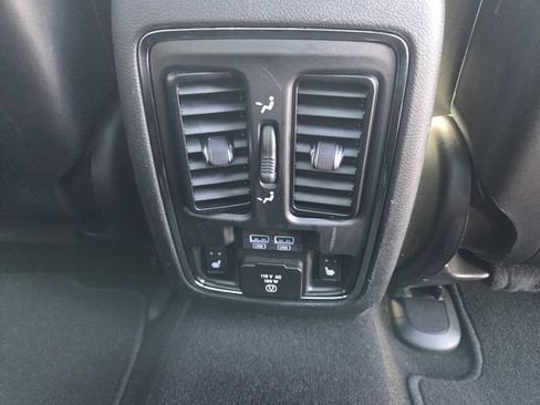 Used 2020 Jeep Grand Cherokee Limited w/ Luxury Group II AWD/4WD image 17