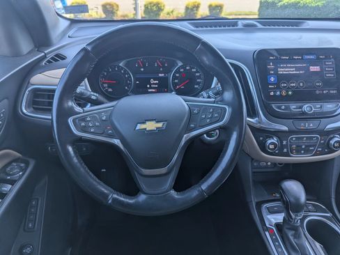 Used 2022 Chevrolet Equinox Premier AWD/4WD image 12