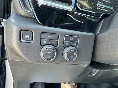 Certified 2026 Chevrolet Silverado 1500 LT AWD/4WD image 12