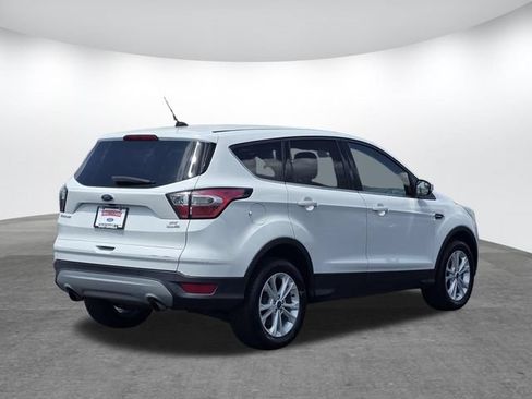 Used 2017 Ford Escape SE AWD/4WD image 4
