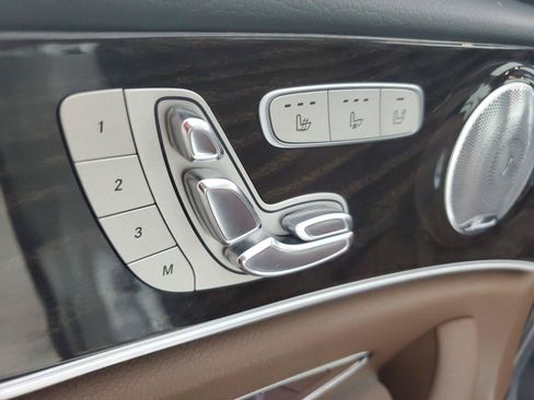 Used 2017 Mercedes-Benz E 400 4MATIC Wagon image 21