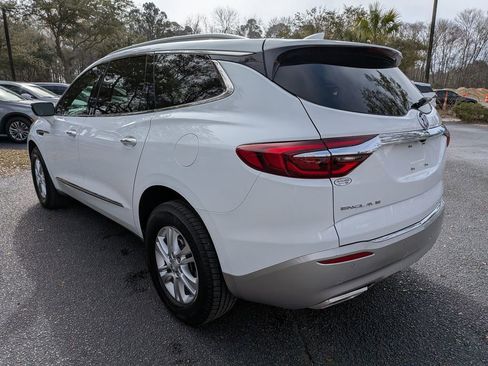 Used 2021 Buick Enclave Essence image 7