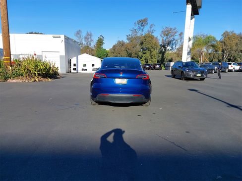 Used 2021 Tesla Model Y Long Range image 6