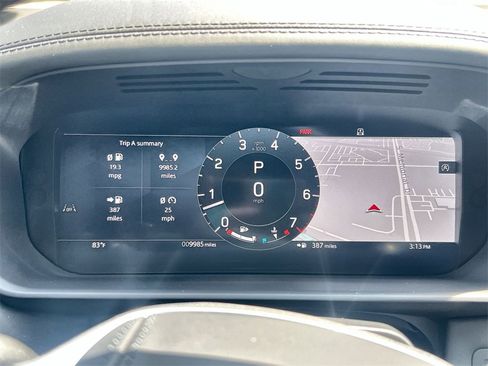 Certified 2025 Land Rover Discovery Metropolitan Edition image 23