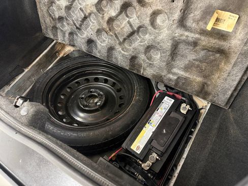 Used 2012 Dodge Challenger SXT image 52