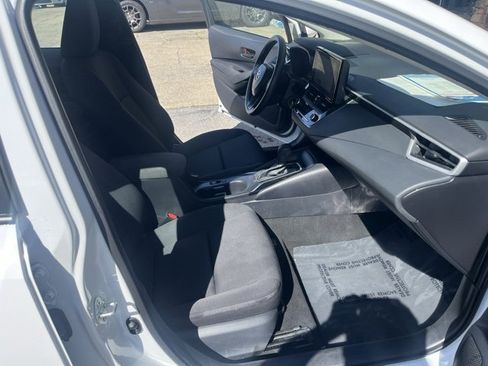 Used 2024 Toyota Corolla LE image 32