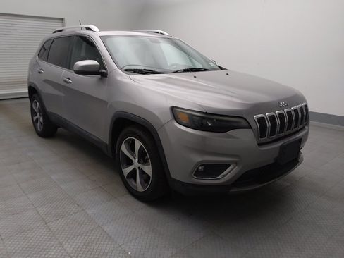 Used 2019 Jeep Cherokee Limited FWD image 13
