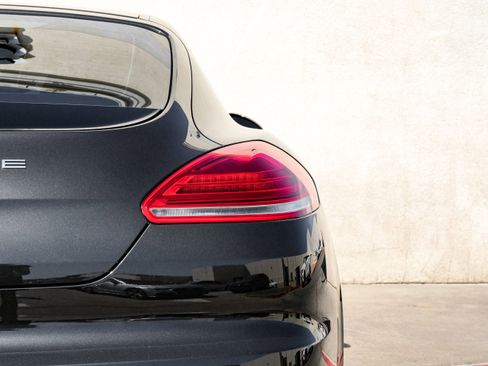 Used 2015 Porsche Panamera S w/ Premium Package Plus image 44