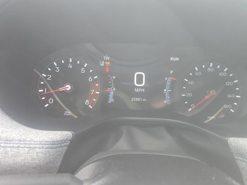 Used 2025 Jeep Compass Latitude w/ Sun & Sound Group AWD/4WD image 8
