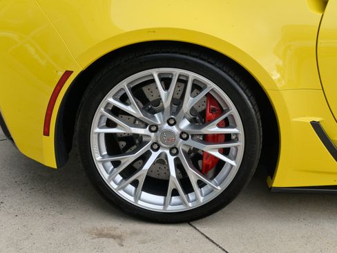 Used 2017 Chevrolet Corvette Z06 image 11