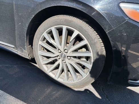 Used 2017 Lincoln Continental Select w/ Climate Package image 4