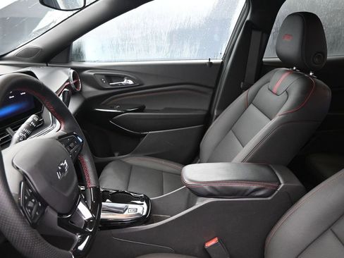 Certified 2026 Chevrolet Trax RS w/ Driver Confidence Package image 22