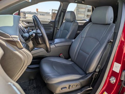 Used 2024 Buick Enclave Premium AWD/4WD image 23