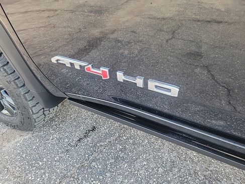 Used 2024 GMC Sierra 2500 AT4 w/ AT4 Premium Plus Package image 10