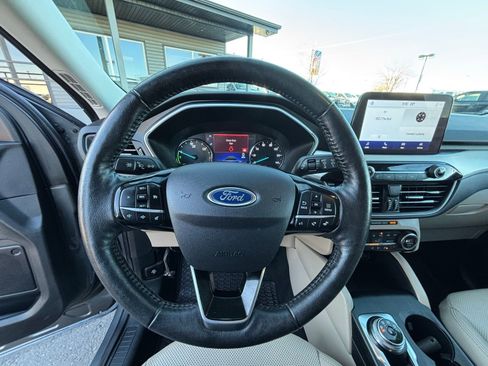 Used 2021 Ford Escape SEL image 15