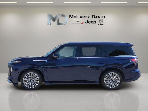 Used 2025 INFINITI QX80 Sensory AWD/4WD image 3