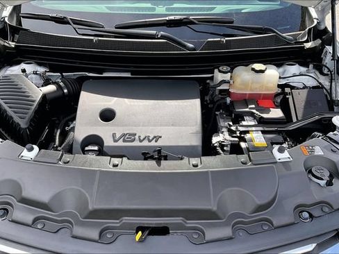 Used 2023 Chevrolet Traverse LT FWD image 21