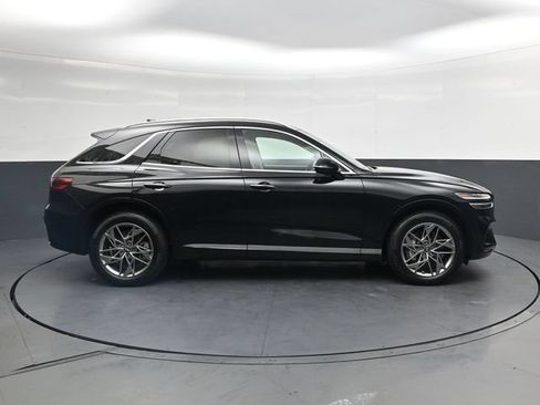 Used 2024 Genesis GV70 2.5T AWD/4WD image 3