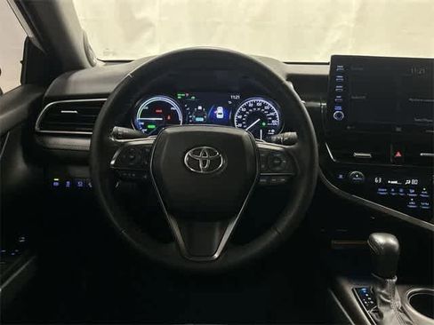 Used 2021 Toyota Camry XSE w/ Navigation Upgrade Package image 15