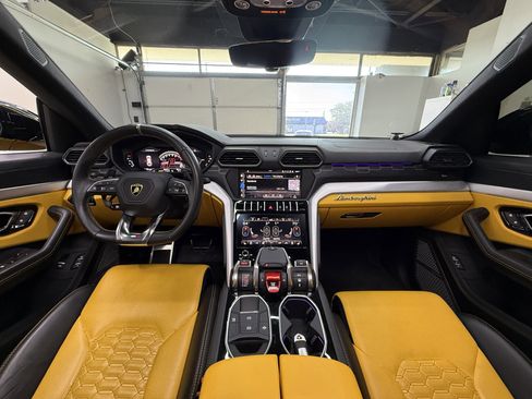 Used 2019 Lamborghini Urus AWD/4WD image 12