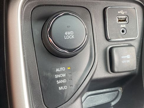 Used 2019 Jeep Compass Latitude AWD/4WD image 19