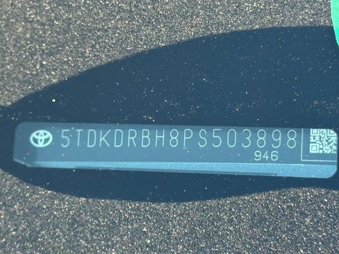 Used 2023 Toyota Highlander LE image 35