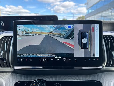 New 2025 Ford Expedition Active image 15