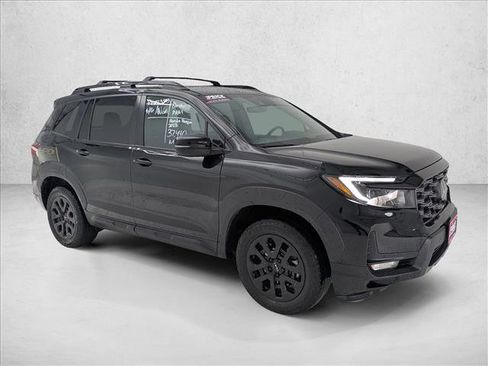 Used 2023 Honda Passport TrailSport image 3