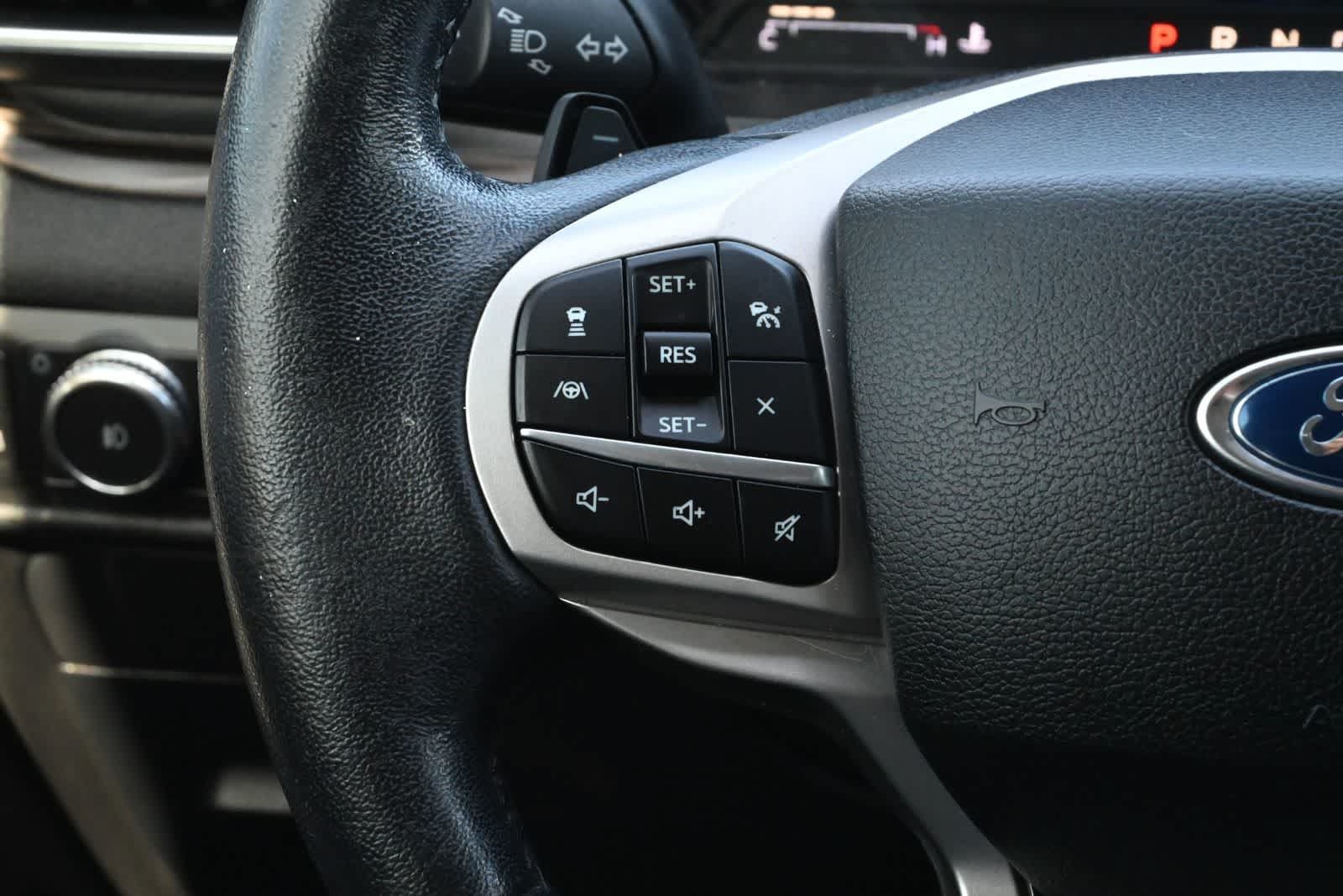 Used 2021 Ford Explorer Limited w/ Hybrid Equipment Group 310A AWD/4WD image 9