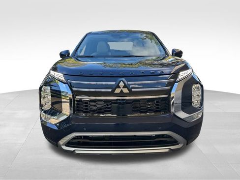 New 2025 Mitsubishi Outlander SE image 12