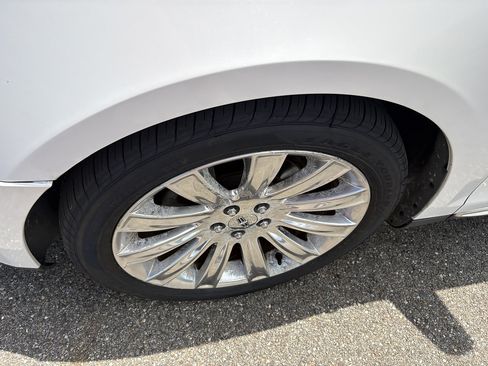 Used 2011 Lincoln MKS w/ 102A Rapid Spec Order Code FWD image 9