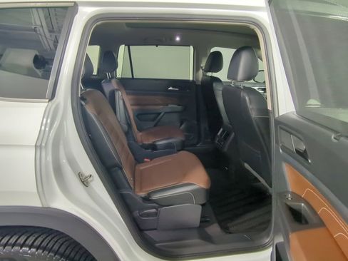 Used 2022 Volkswagen Atlas SEL Premium AWD/4WD image 17