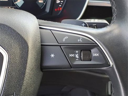 Used 2023 Audi Q3 2.0T Premium image 23