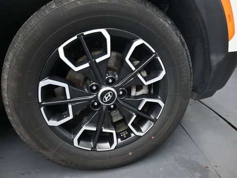 Used 2023 Hyundai Santa Cruz SEL FWD image 11