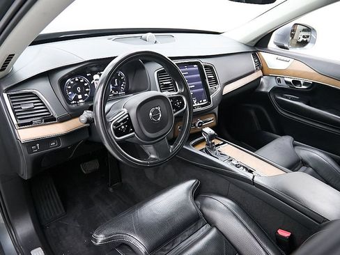 Used 2018 Volvo XC90 T6 Inscription w/ Convenience Package image 12