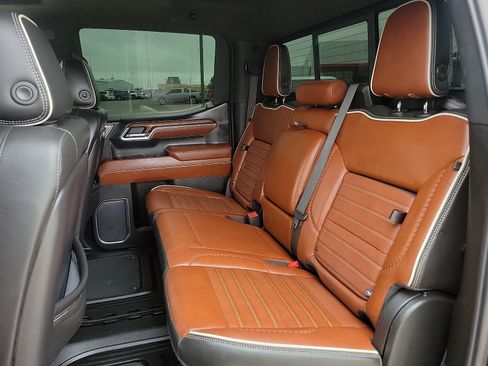 Used 2023 GMC Sierra 1500 Denali Ultimate AWD/4WD image 8