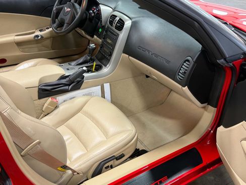 Used 2005 Chevrolet Corvette Coupe w/ 2LT w/ Preferred Equipment Group RWD image 9