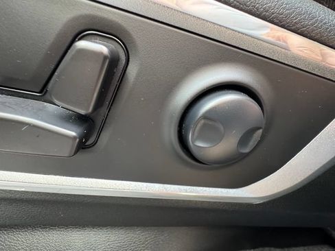 Used 2023 RAM 1500 Laramie AWD/4WD image 37
